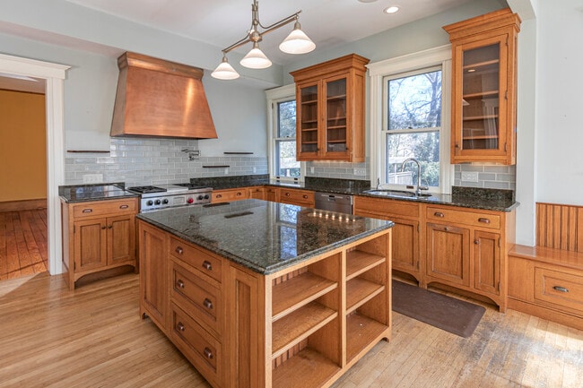 Building Photo - 54 Hodge Rd