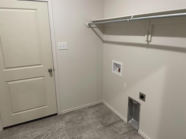 Building Photo - 5704 Lehigh St