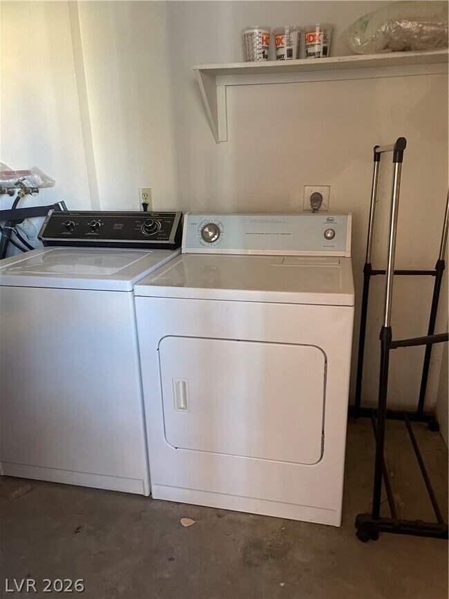 Building Photo - 3151 N Soaring Gulls Dr