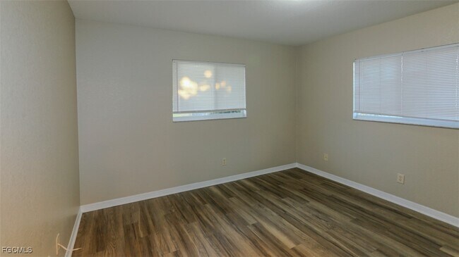 Building Photo - 4112 SW 6th Pl