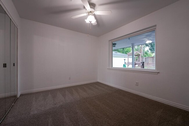 Building Photo - 5814 Old Lodge Dr