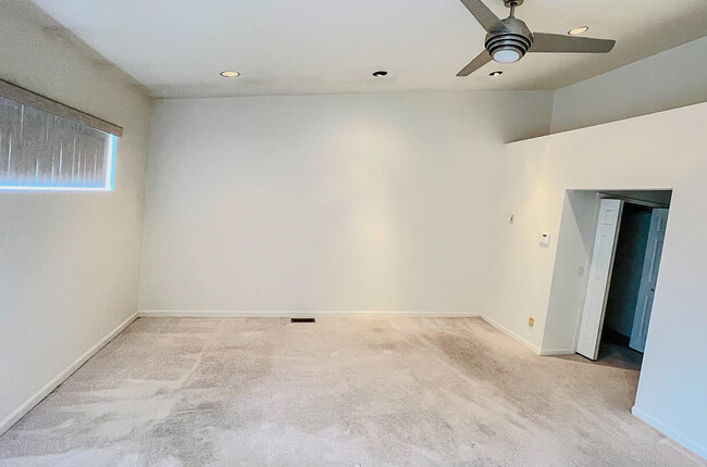 Building Photo - 29603 N Meadowridge