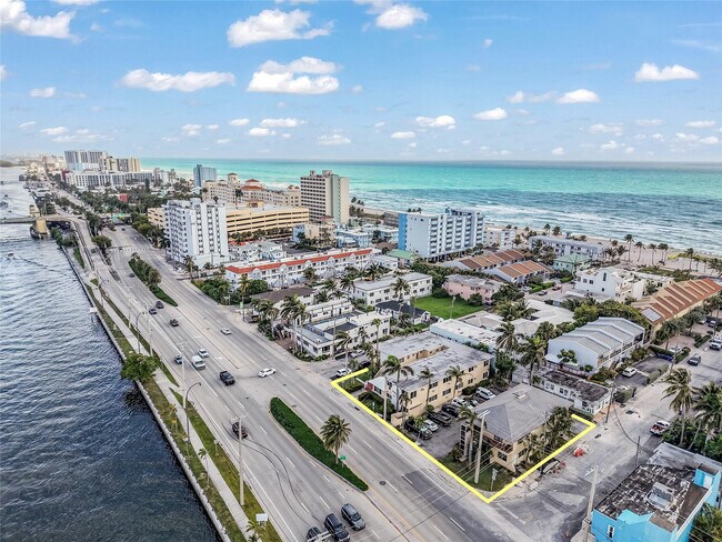 Building Photo - 513 S Ocean Dr