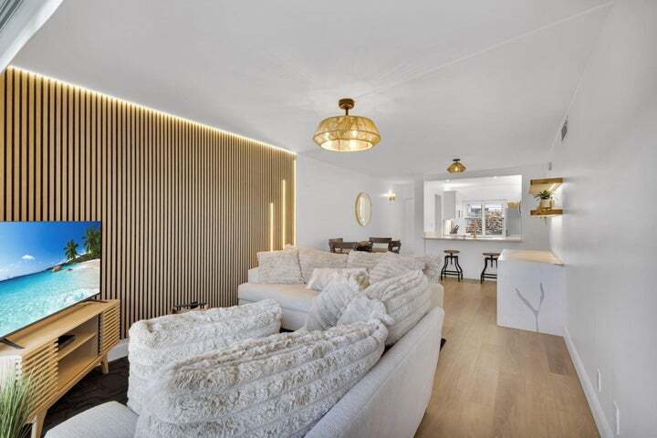 Building Photo - 12911 Briarlake Dr