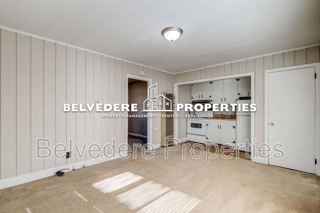 Building Photo - 215 McIver St