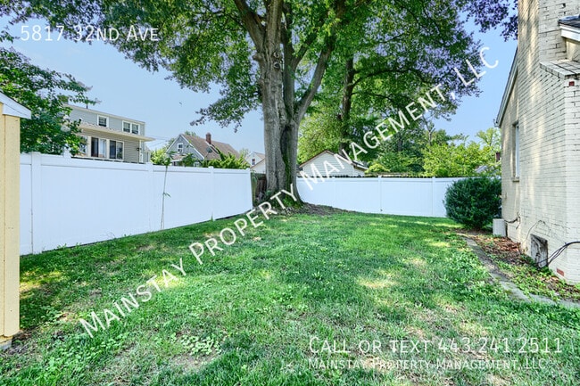 Building Photo - 5817 32nd Ave