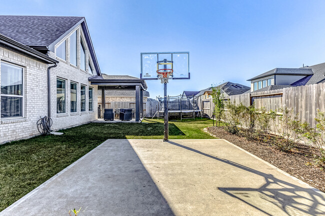 Building Photo - 31430 Vineyard Creek Dr