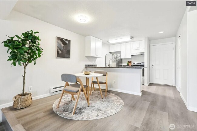 Building Photo - 9484 Redmond - Woodinville Rd NE