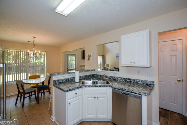 Building Photo - 4511 Ravenwood Pl