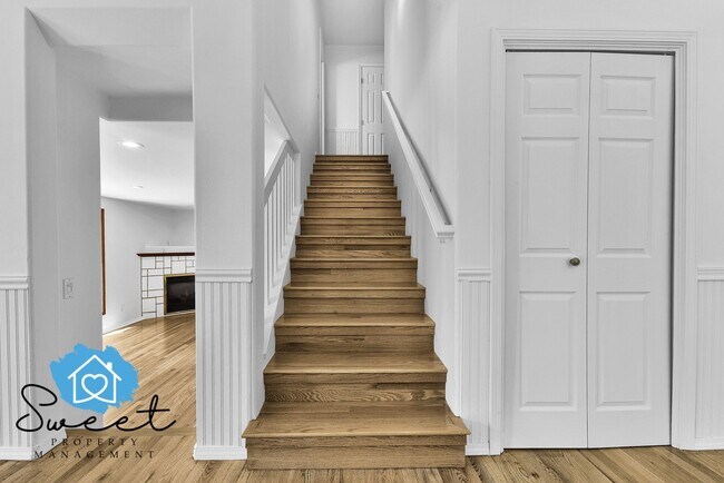 Building Photo - 5499 S Yarrow Pl