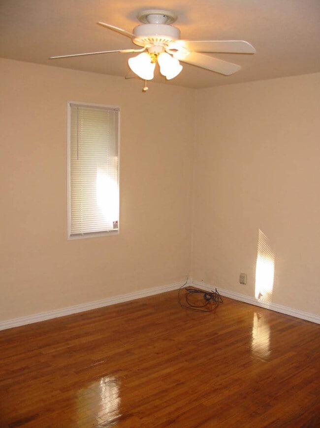 Building Photo - 4BR 2 BA House around the corner from Wils...