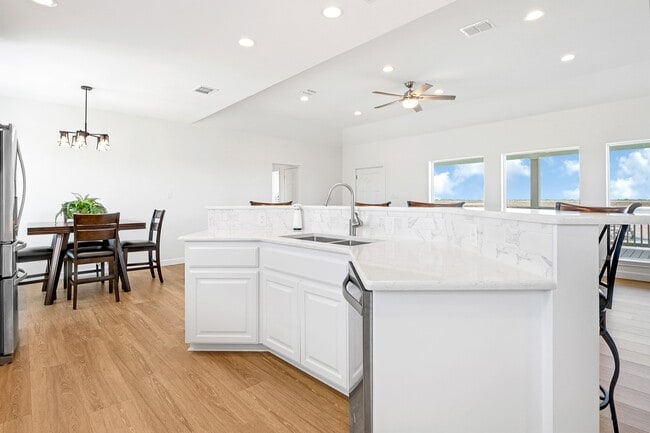 Building Photo - 747 Waypoint Dr