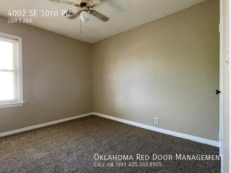 Building Photo - 4002 SE 10th Pl