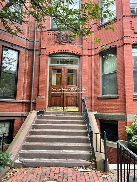 Building Photo - 178 Marlborough St