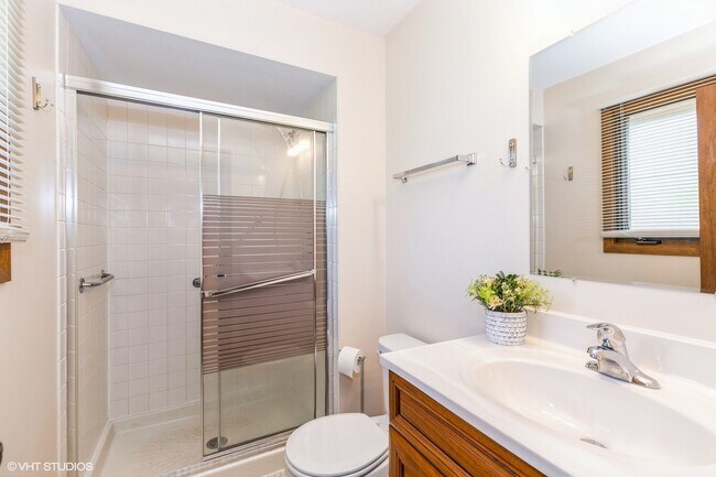 Building Photo - 14748 Sprucecreek Ln