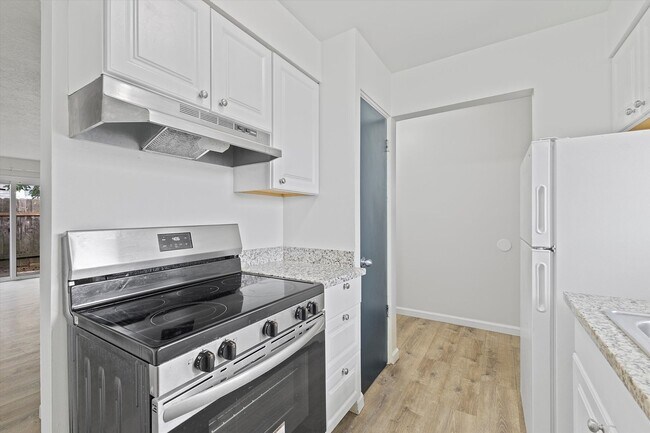 Building Photo - Candlewood