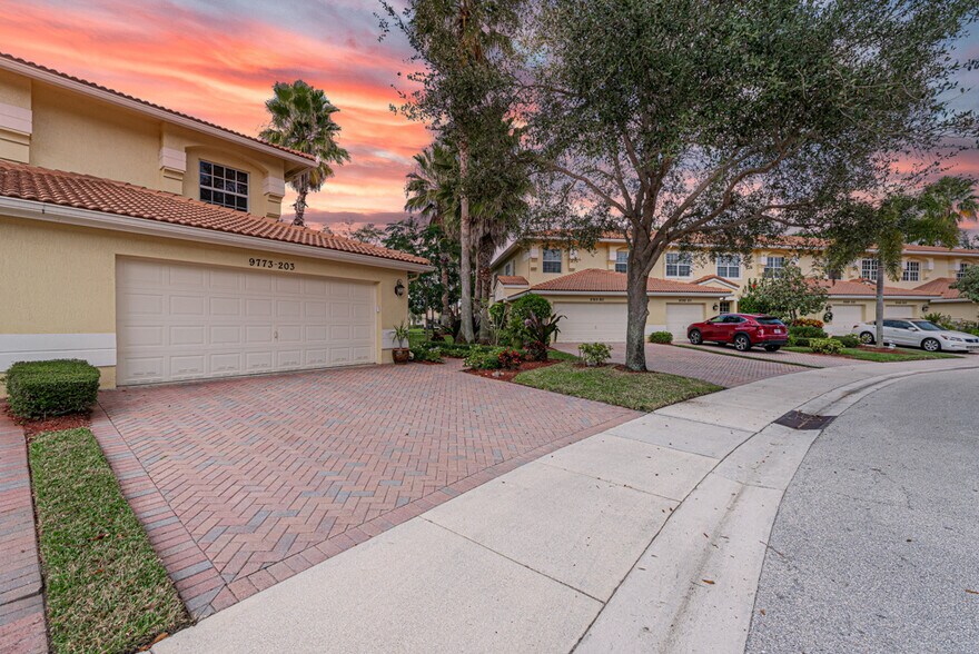 Building Photo - 9773 Bowline Dr