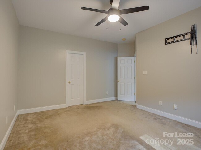 Building Photo - 4405 Sugar Cane Ct