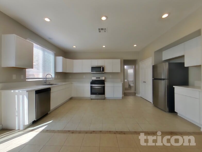 Building Photo - 13741 Starshine Dr