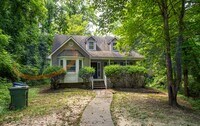 Building Photo - Cottage living in this 3-Bedroom, 3-Bath H...