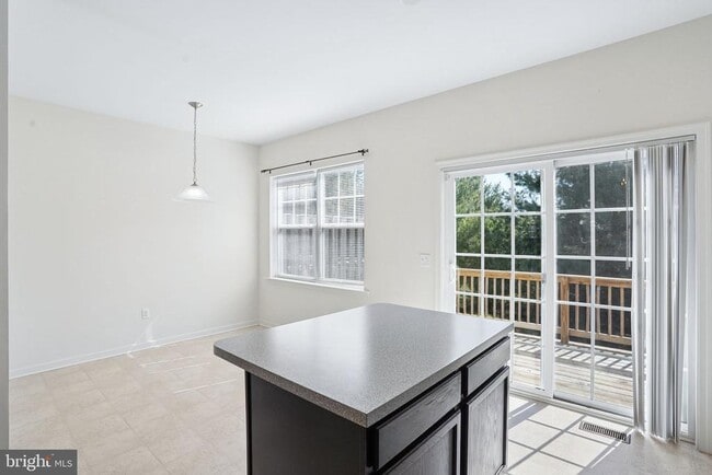 Building Photo - 151 Tidbury Crossing