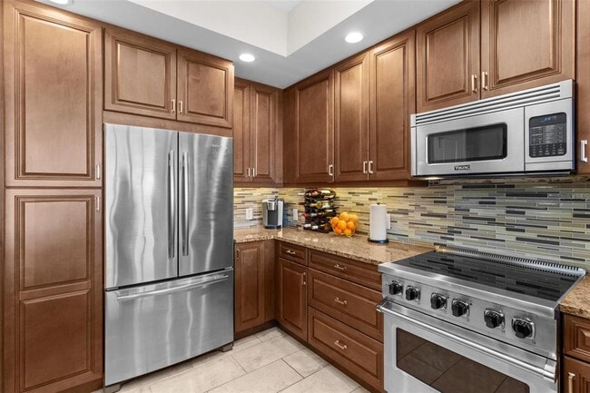 Building Photo - 1325 Snell Isle Blvd NE