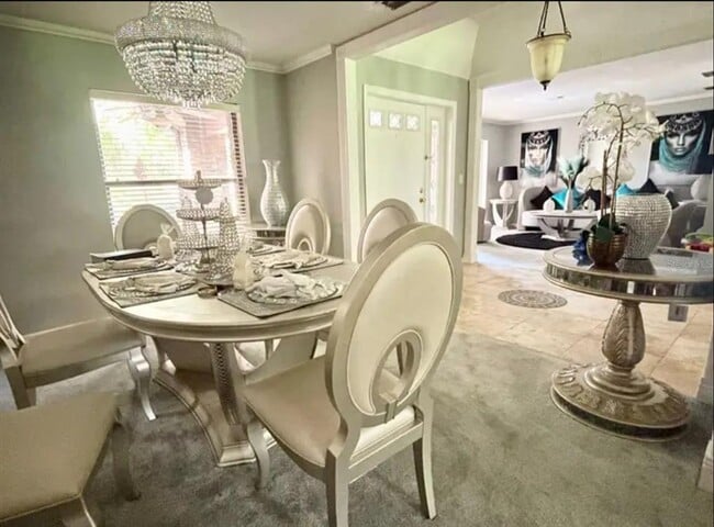 Building Photo - 1102 Sugartree Dr S