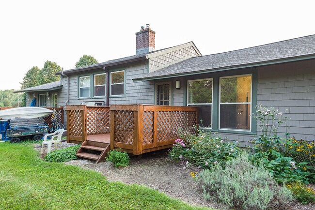Building Photo - 2655 Whitewood St