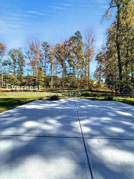 Building Photo - 152 Lulu Ln