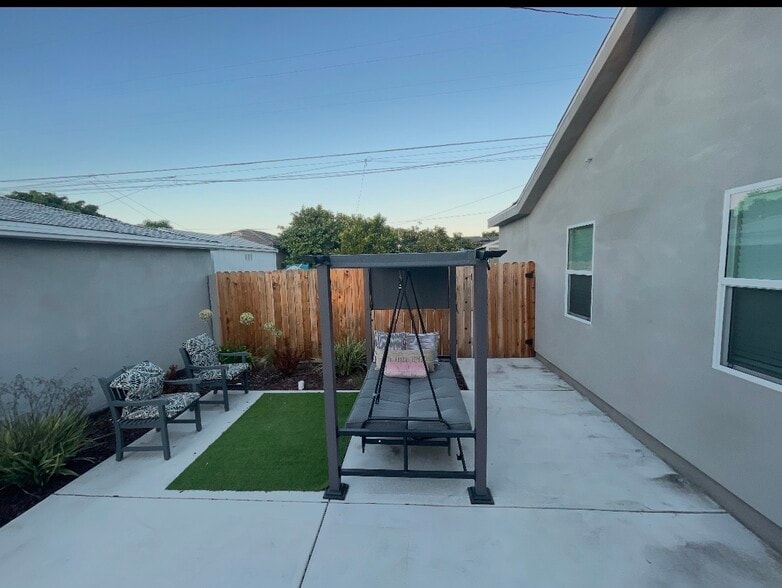 Building Photo - 4400 Boyar Ave