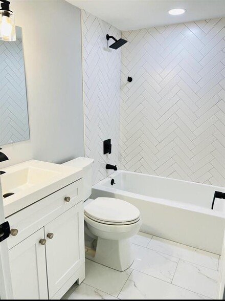 Building Photo - 314 Sunshine Dr