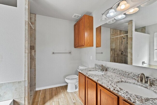 Building Photo - 4006 Wisteria Way