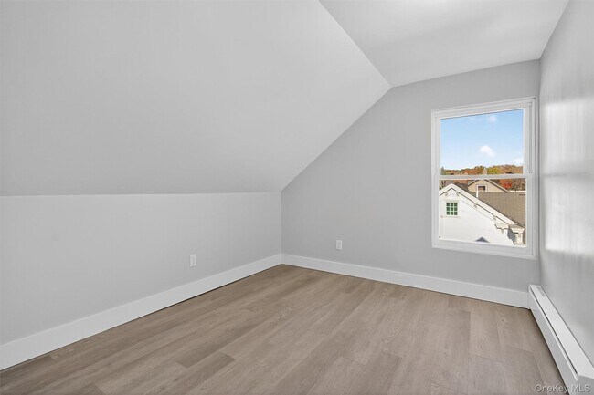 Building Photo - 12 N Church St