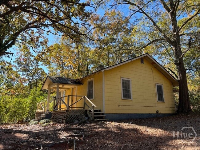 Building Photo - 2110 S Lumpkin St