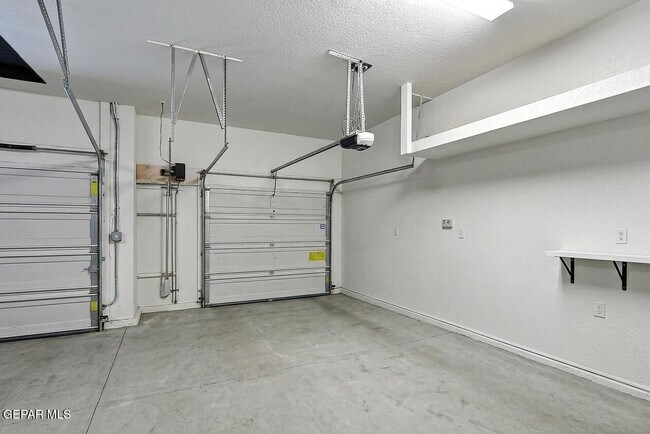 Building Photo - 6528 Calle Placido Dr