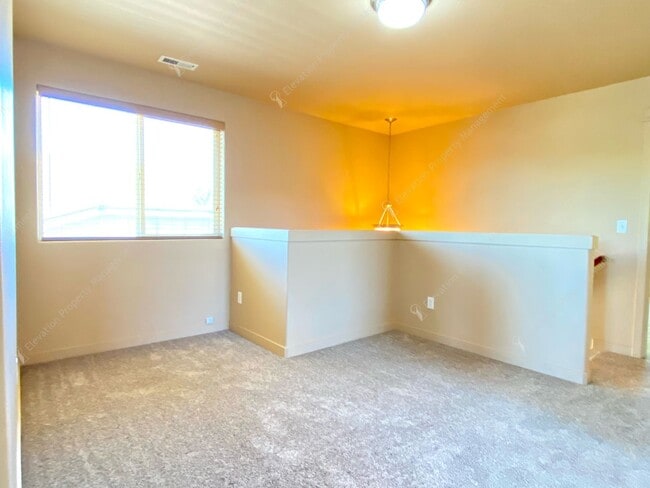Building Photo - 3  BR home with new flooring in a great NE...