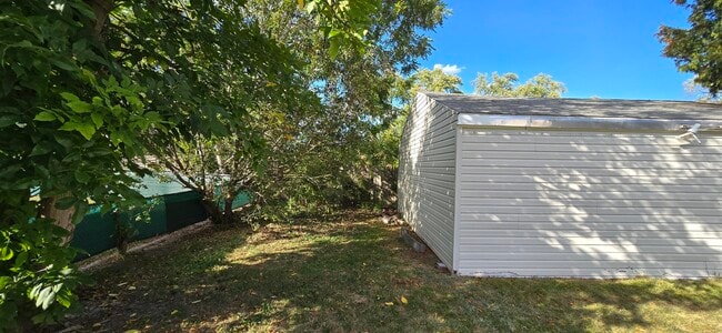 Building Photo - 4924 Hipp St