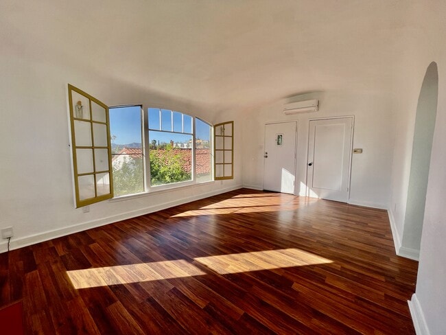 Building Photo - 1306 Montana St