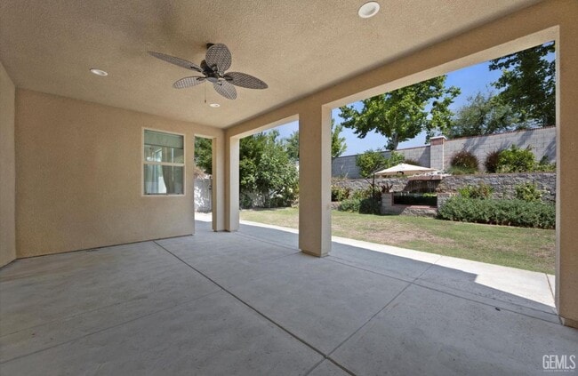 Building Photo - 13600 Pixton Ave