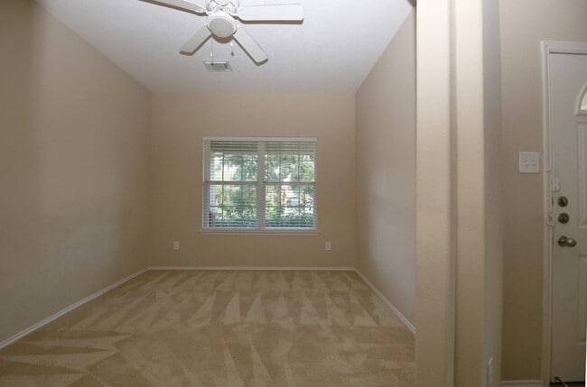 Building Photo - 14715 Country Rose Ln