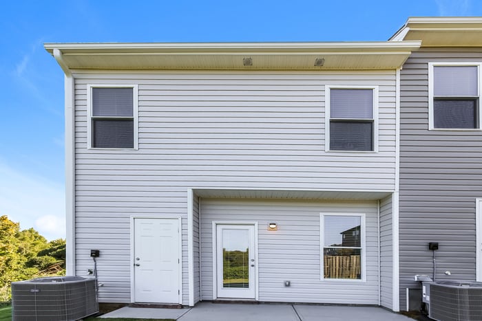 Building Photo - 2027 River Park Ct