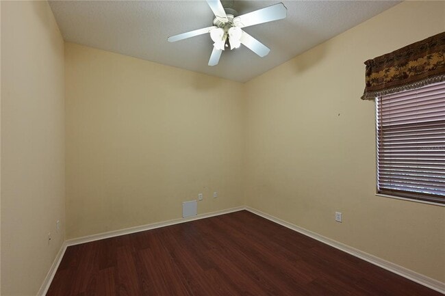 Building Photo - 348 Snapdragon Loop