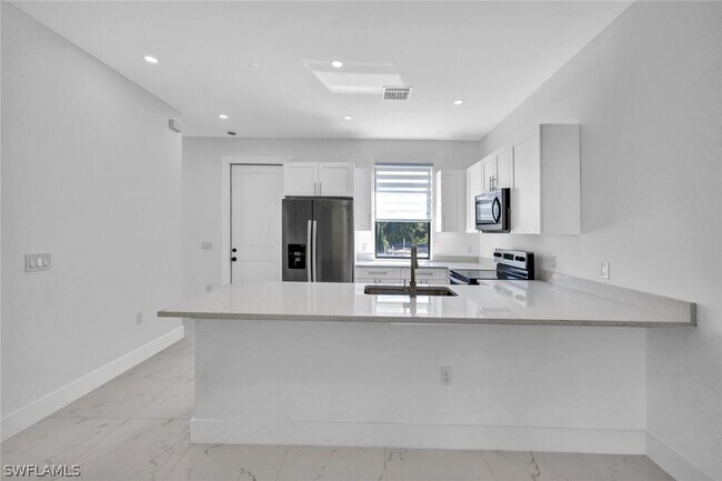 Building Photo - 430-432 Bell Blvd