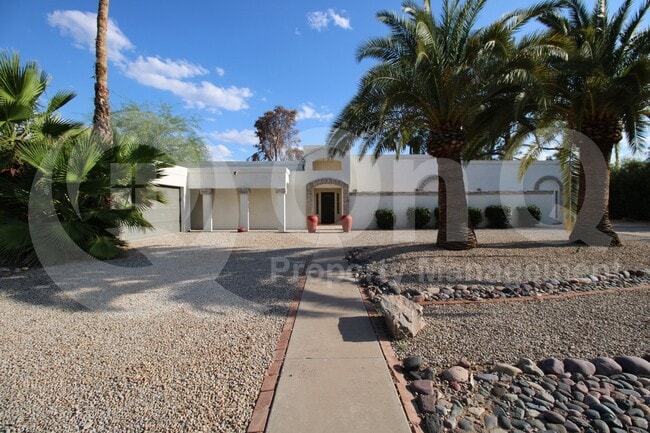 Building Photo - 6149 E Delcoa Ave