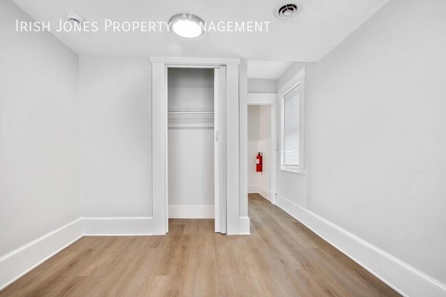 Building Photo - 48 Boyd St