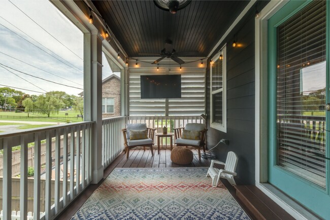 Building Photo - 2405 Chapel Ave