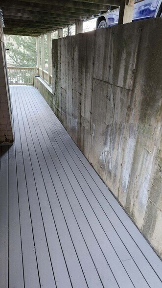 Building Photo - 15 Radnor Rd