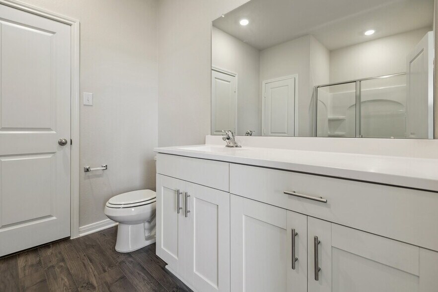 Building Photo - 15642 Plum Brk Dr