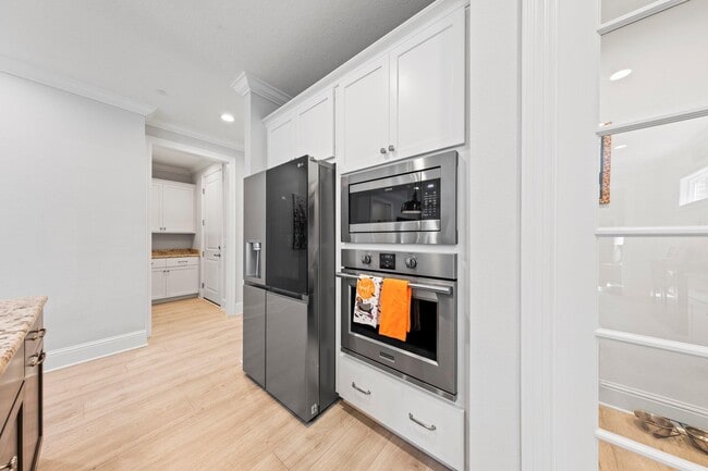 Building Photo - 802 Raihope Way