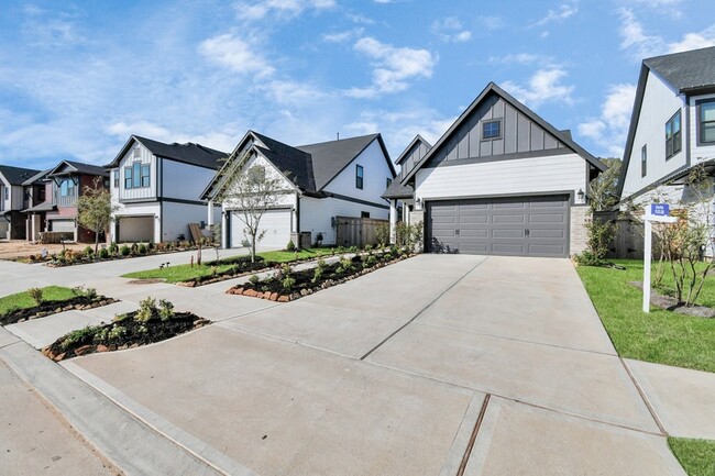 Building Photo - 1535 Park Path Dr